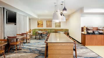 Colazione a buffet inclusa, servita tutte le mattine