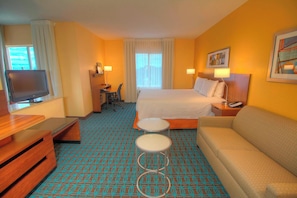 Suite, 1 King Bed with Sofa bed, Kitchen, Corner | Private kitchen | Fridge, microwave, coffee/tea maker