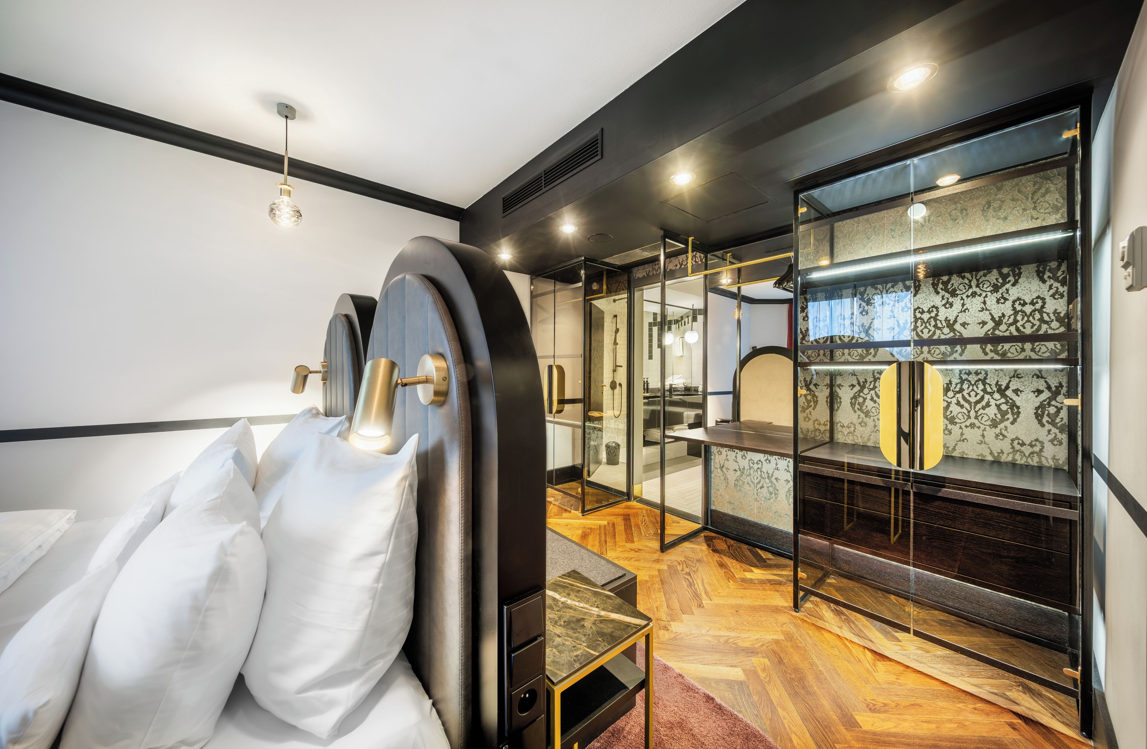 Diplomat Suite | Roupas de cama antialérgicas, cofres nos quartos