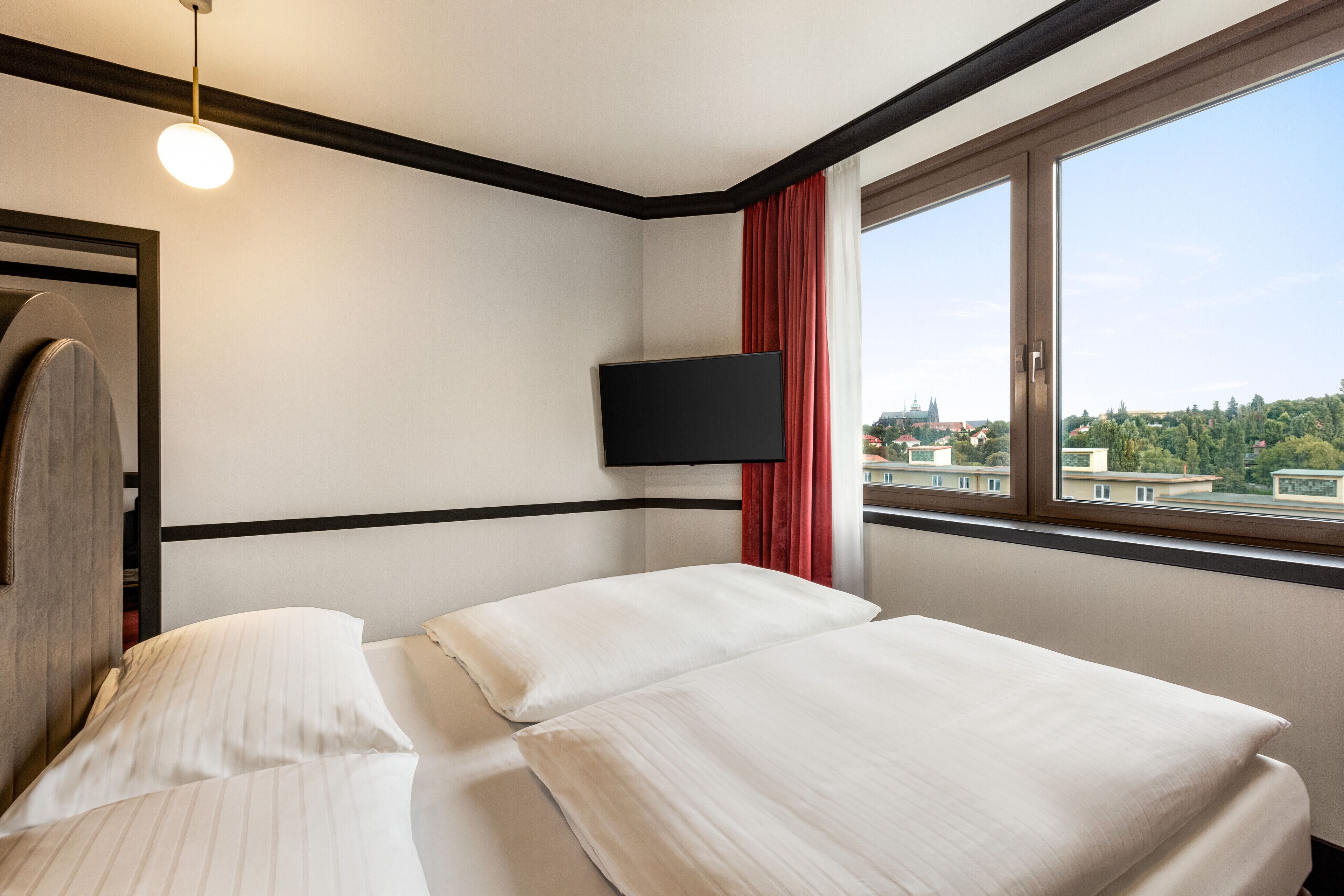 superior suite | hypo-allergenic bedding, in-room safe, individually decorated