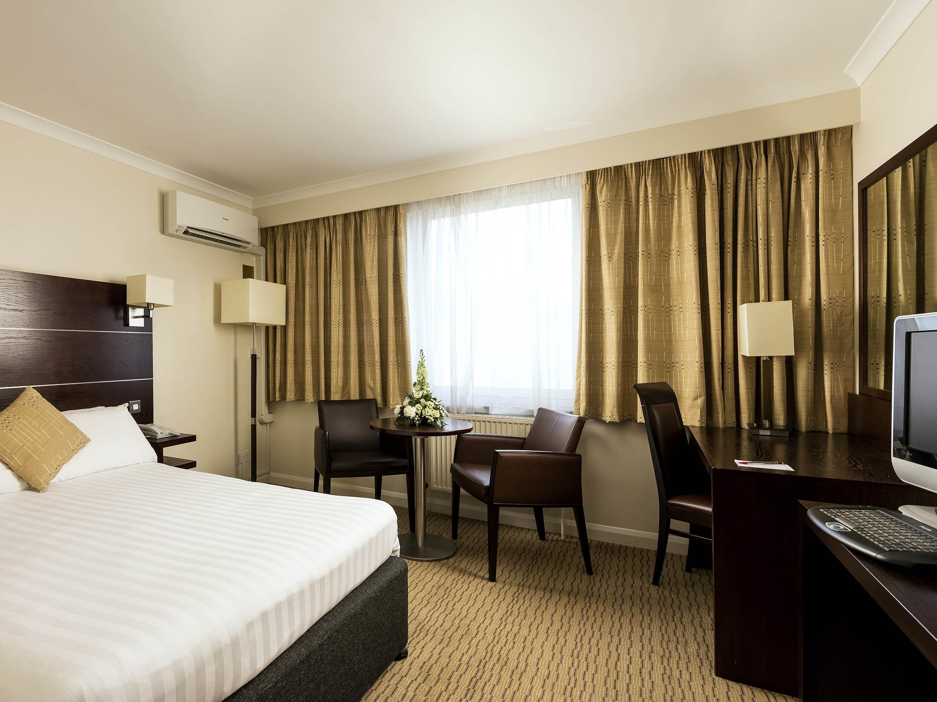 In-room safe, desk, iron/ironing board, free WiFi
