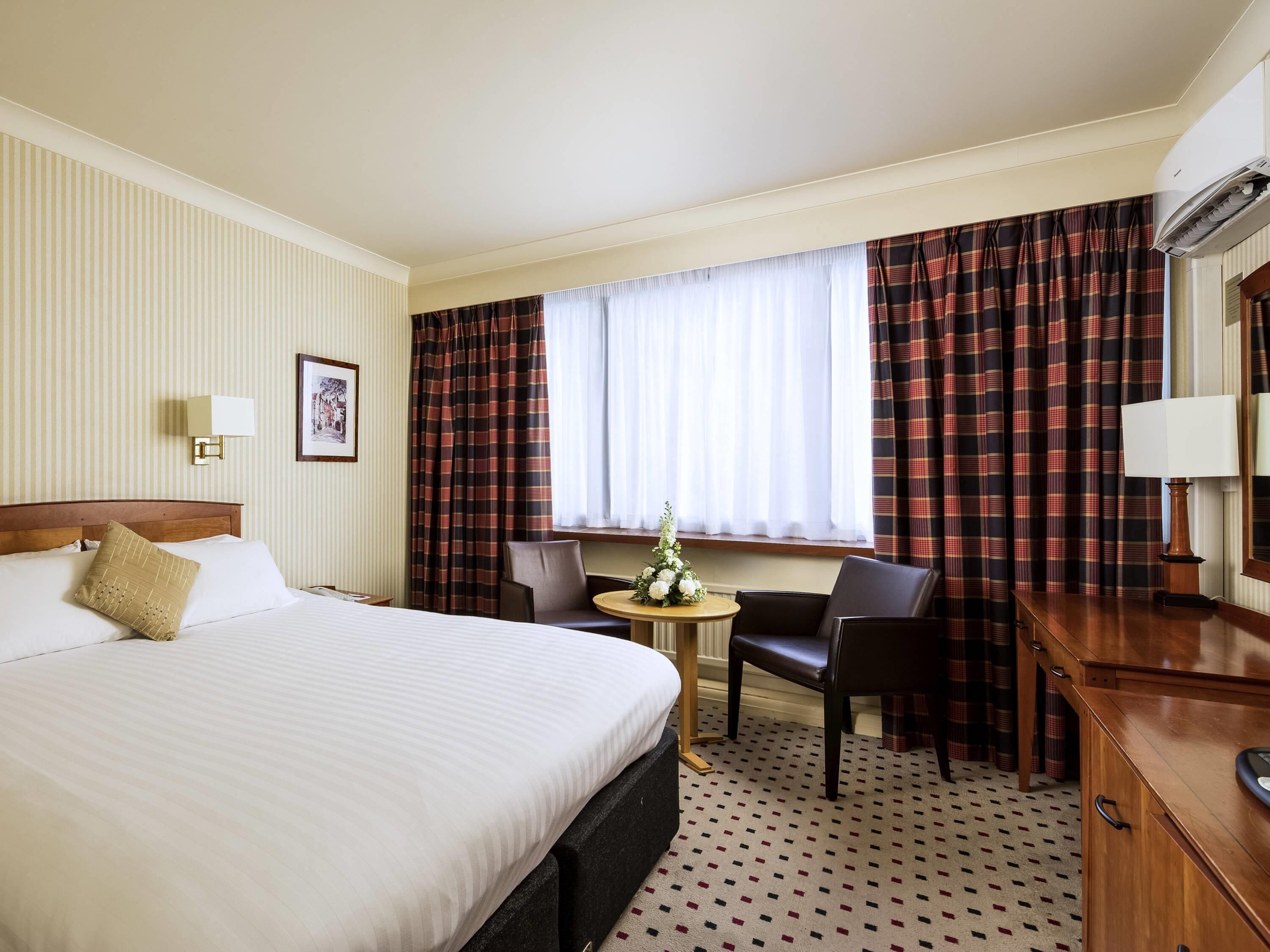 In-room safe, desk, iron/ironing board, free WiFi