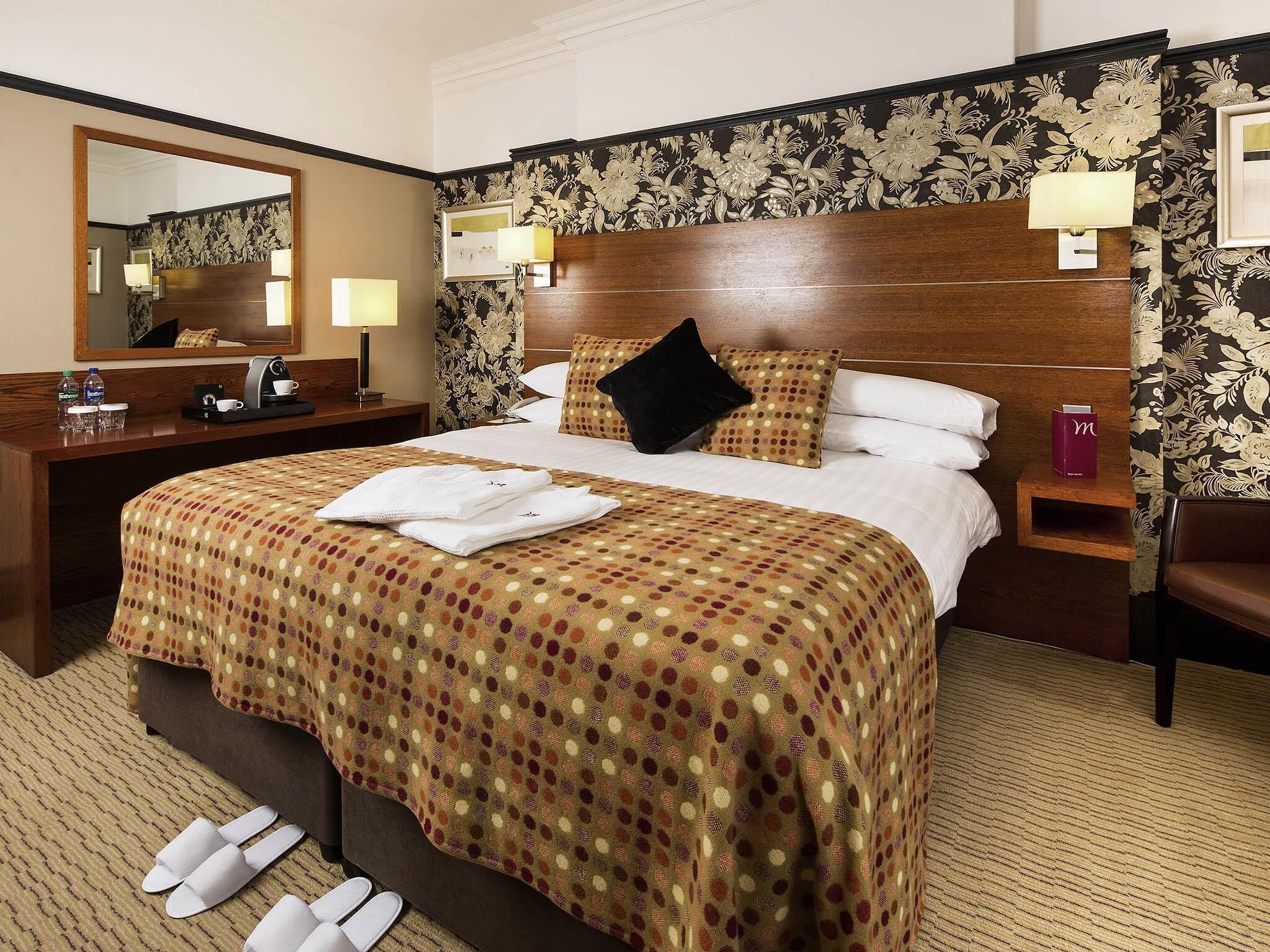 In-room safe, desk, iron/ironing board, free WiFi