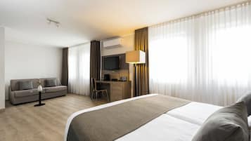 In-room safe, desk, laptop workspace, iron/ironing board
