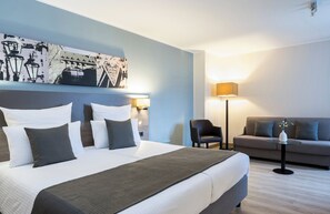 Chambre supérieure | Coffre-fort, bureau, espace de travail pour ordinateurs portables