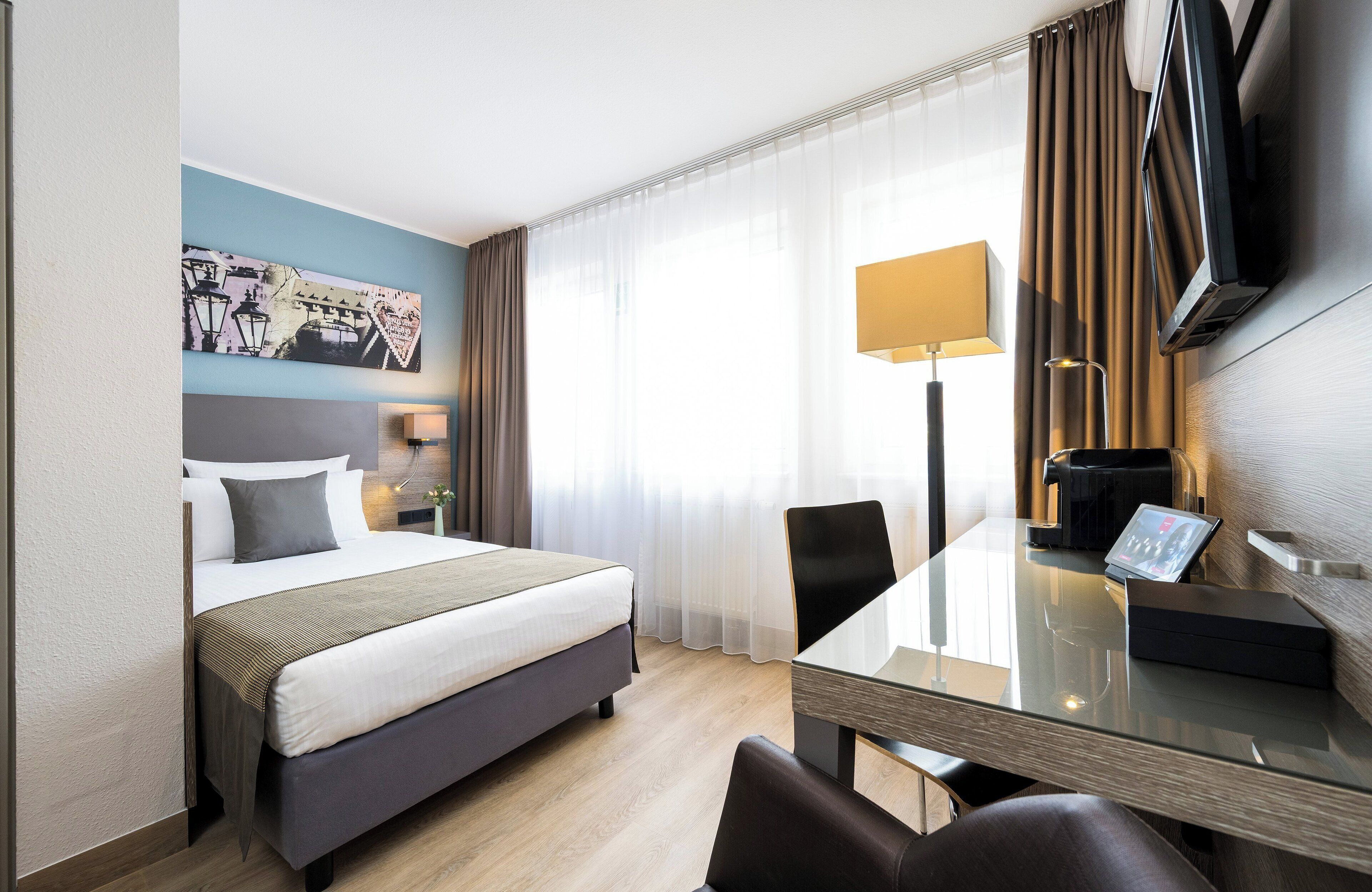 Comfort Single Room | In-room safe, desk, laptop workspace, iron/ironing board