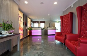 Khu tiếp khách ở sảnh