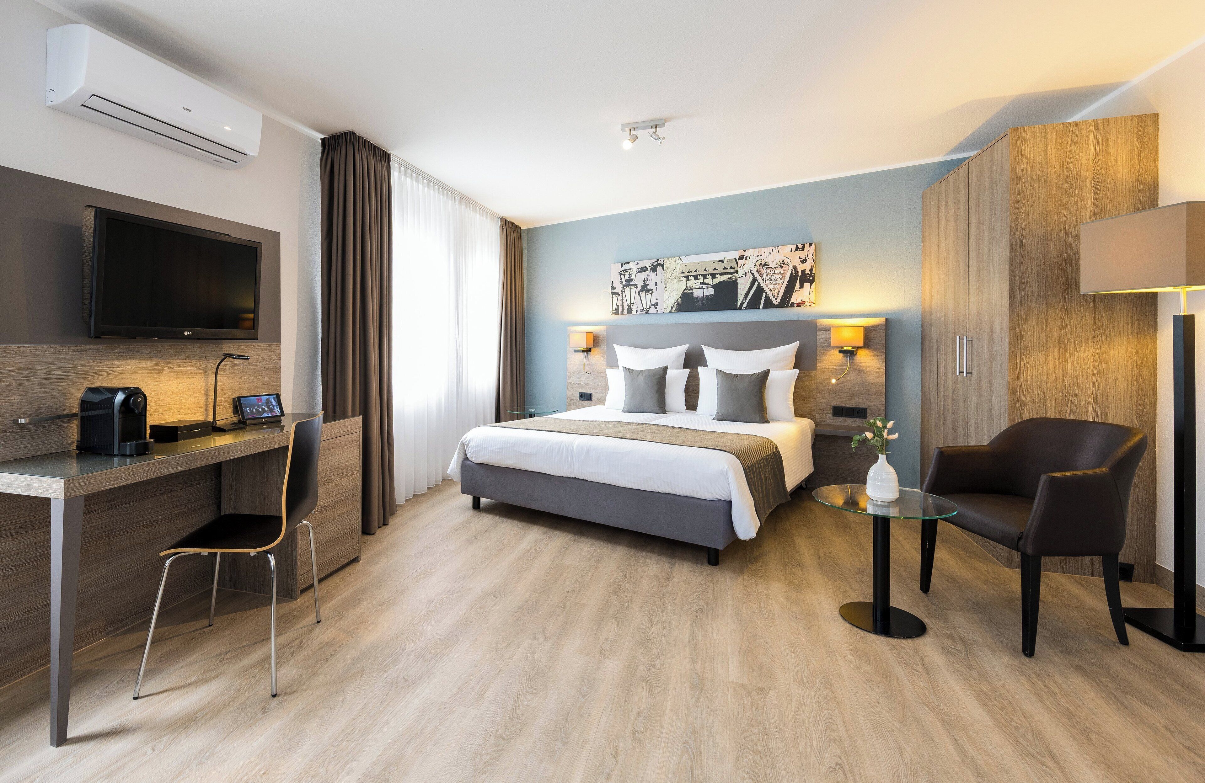 Superior Room | In-room safe, desk, laptop workspace, iron/ironing board