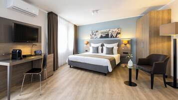 In-room safe, desk, laptop workspace, iron/ironing board