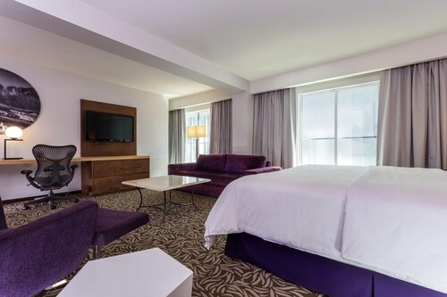 Krystal Urban Monterrey