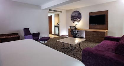 Krystal Urban Monterrey