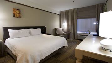 Premium bedding, in-room safe, desk, iron/ironing board