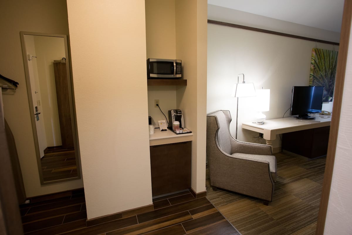 premium bedding, in-room safe, desk, iron/ironing board