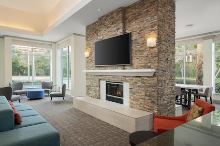Lobby. Hilton Garden Inn Tampa North Busch Gardens