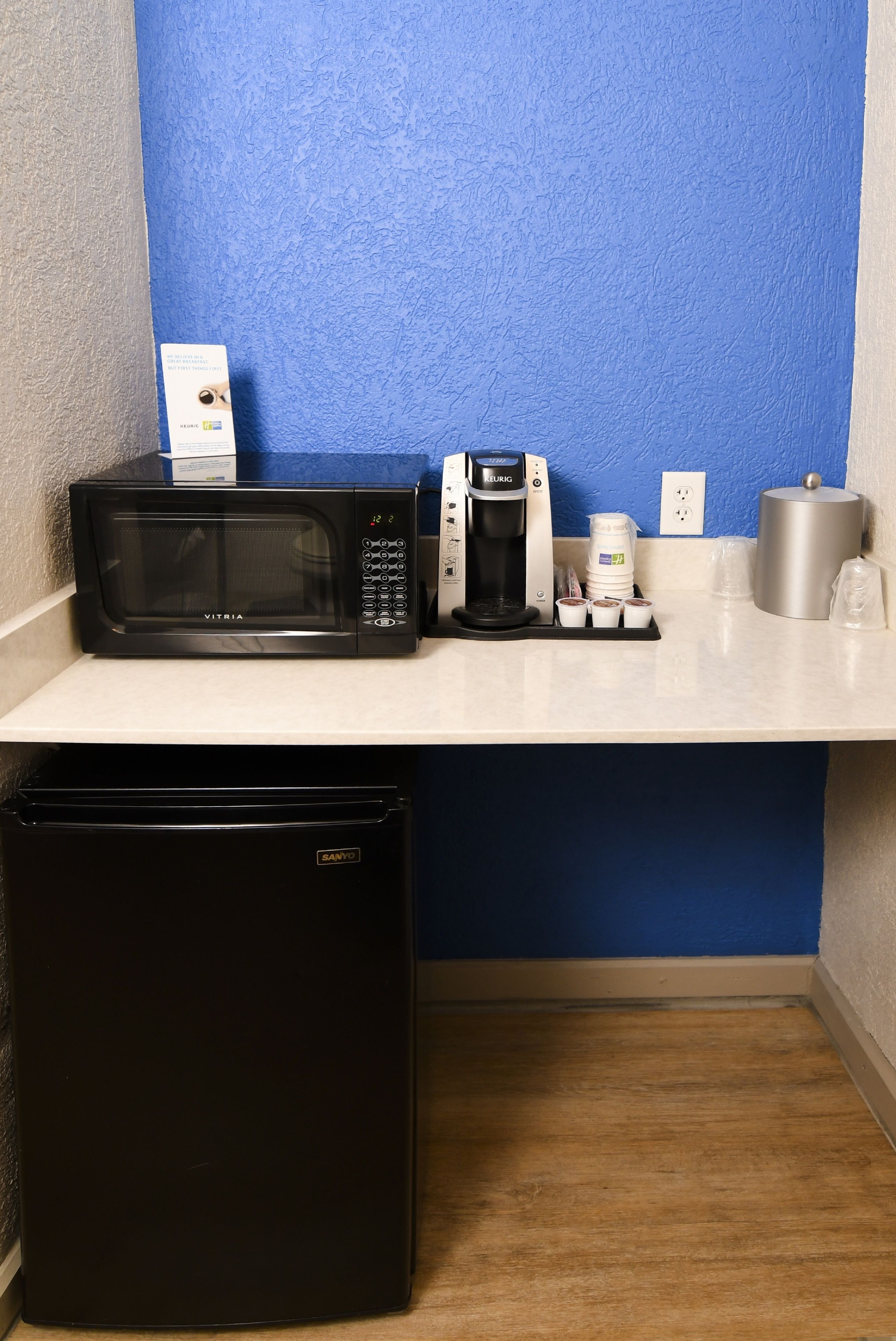 standard room, 1 king bed with sofa bed | room amenity