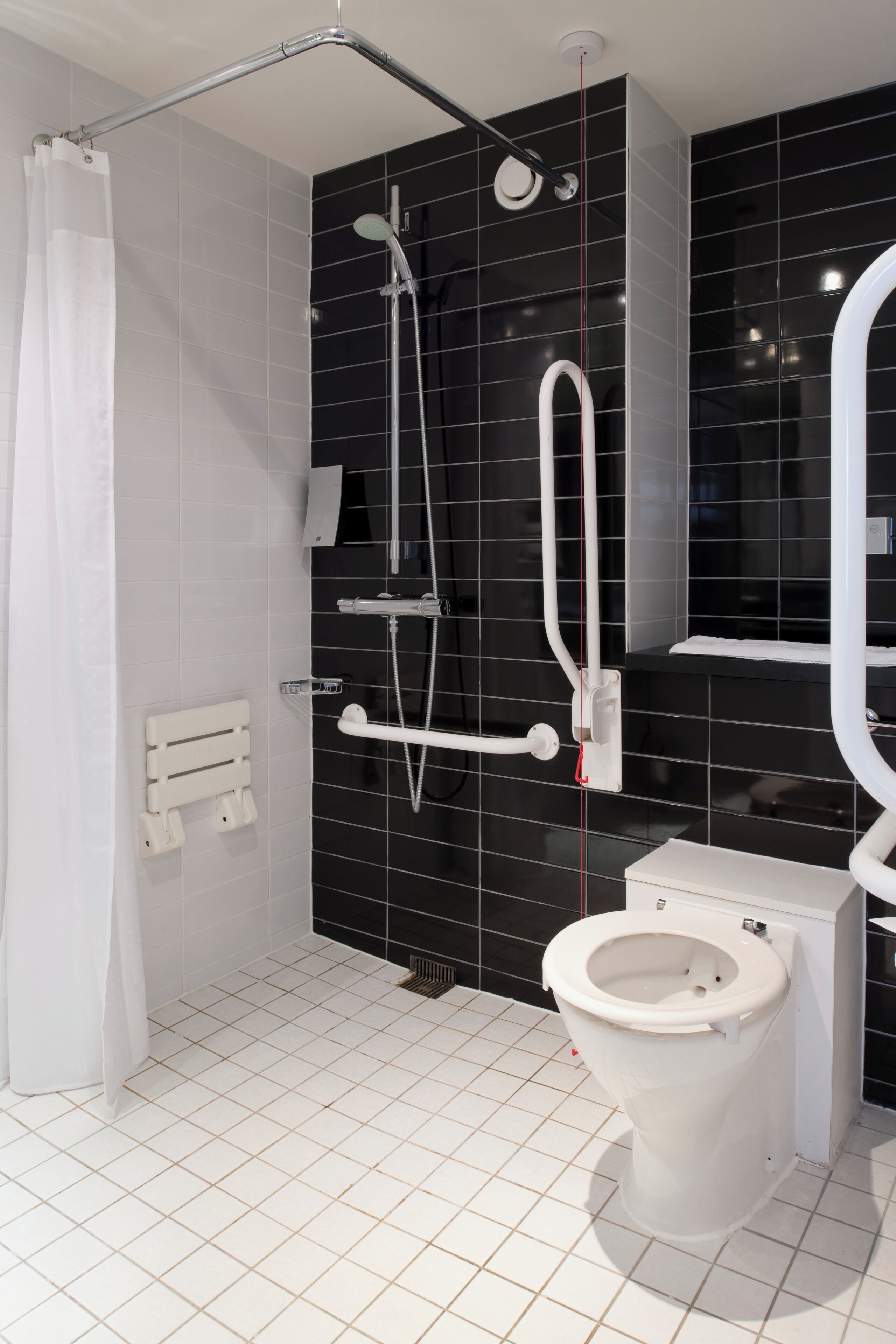 room, 1 double bed, accessible (free hot breakfast) | bathroom | shower, hair dryer, towels