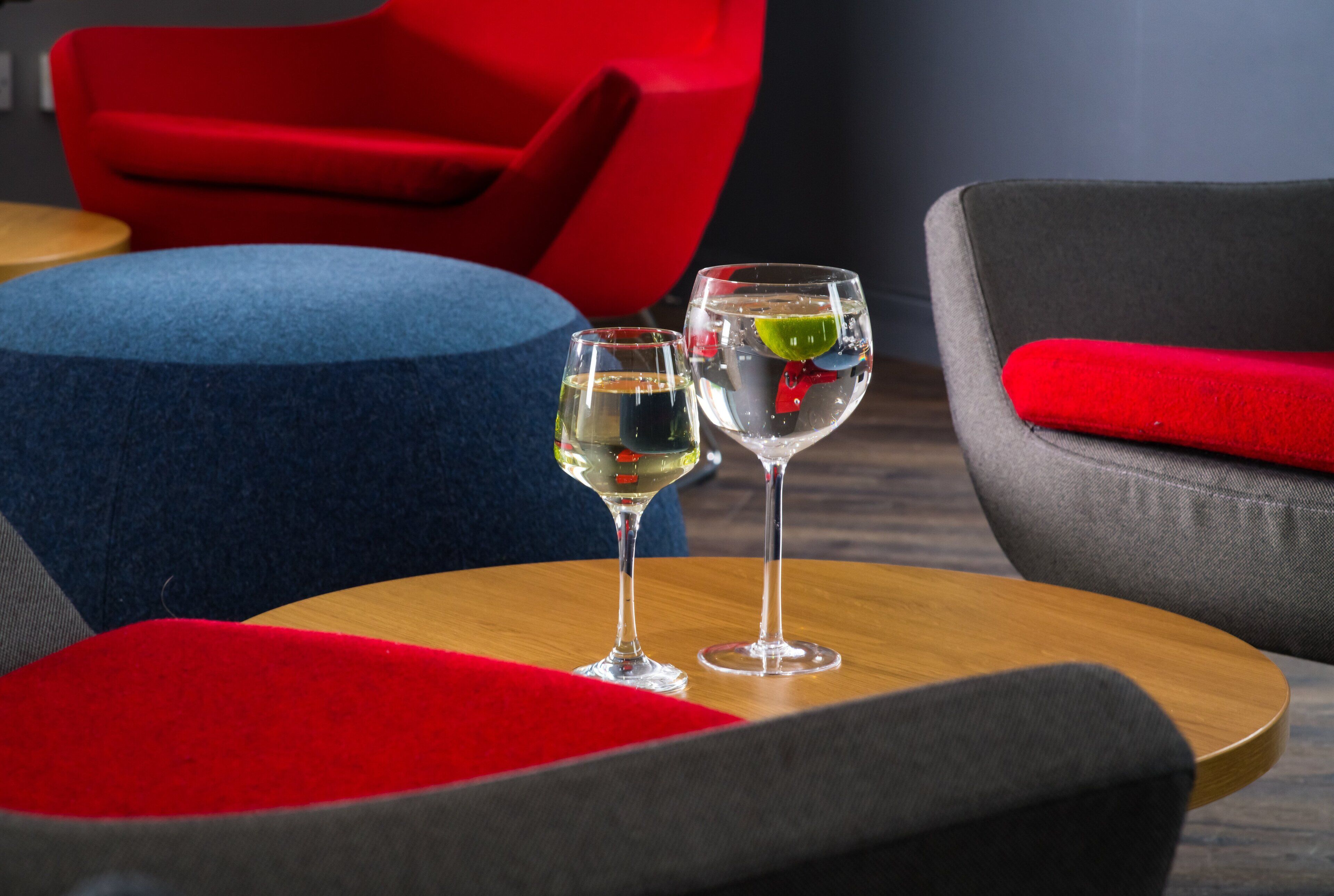 breakfast and dinner served, international cuisine