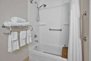 Free toiletries, hair dryer, towels - Holiday Inn Express & Suites Milford by IHG (Milford)