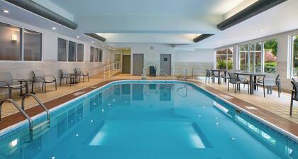 Holiday Inn Express & Suites Youngstown N (Warren/Niles) by IHG