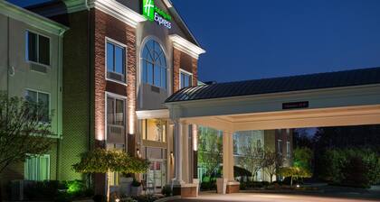 Holiday Inn Express & Suites Youngstown N (Warren/Niles) by IHG