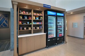 Interior - Holiday Inn Express & Suites Youngstown N (Warren/Niles) by IHG (Warren)