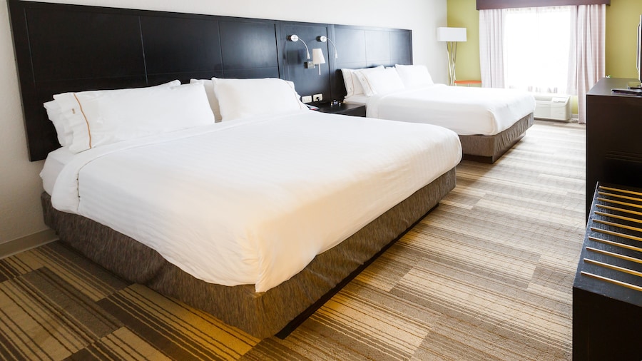 Holiday Inn Express & Suites Shelbyville by IHG