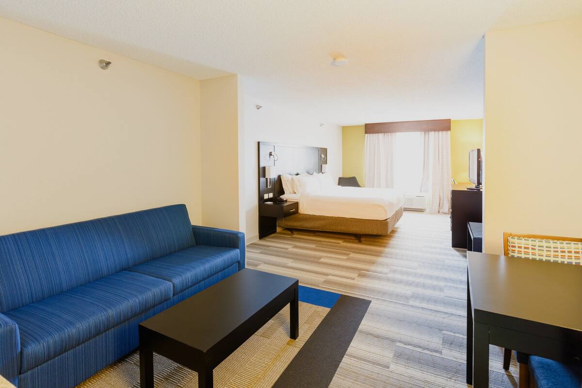 Premium bedding, pillowtop beds, desk, laptop workspace