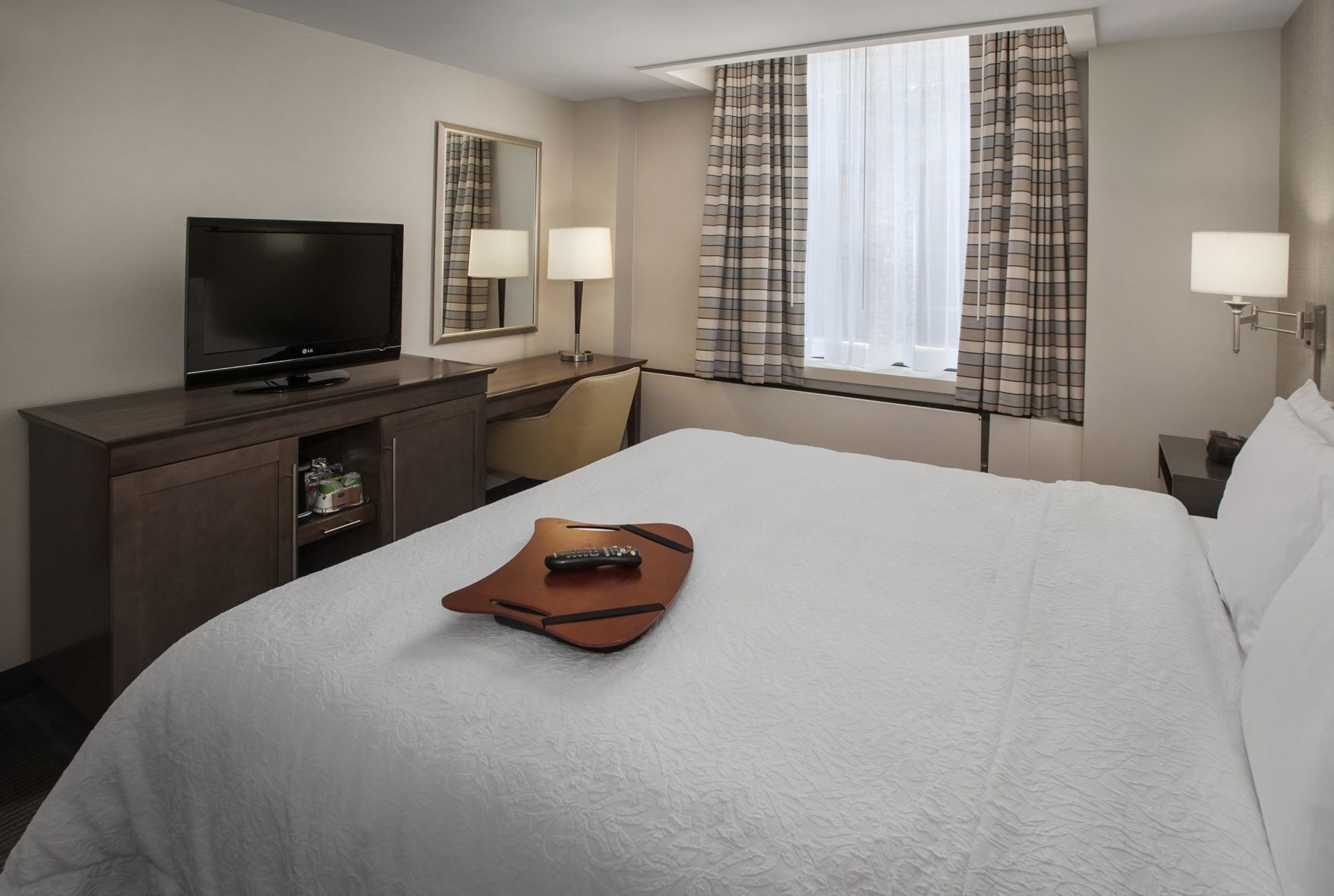 Hypo-allergenic bedding, in-room safe, desk, blackout drapes