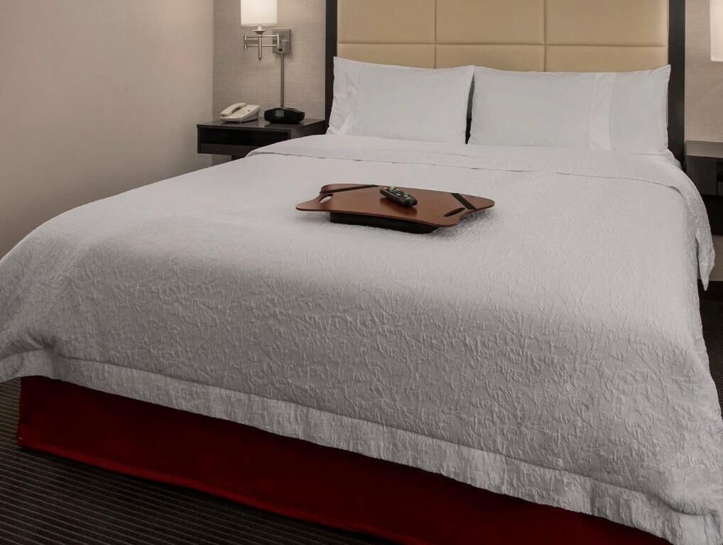 Hypo-allergenic bedding, in-room safe, desk, blackout drapes