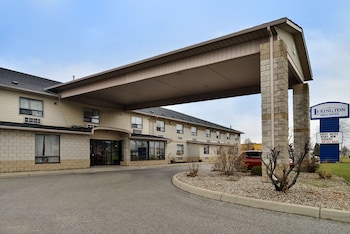 Lexington Inn & Suites Windsor