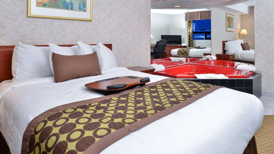 Lexington Inn & Suites Windsor