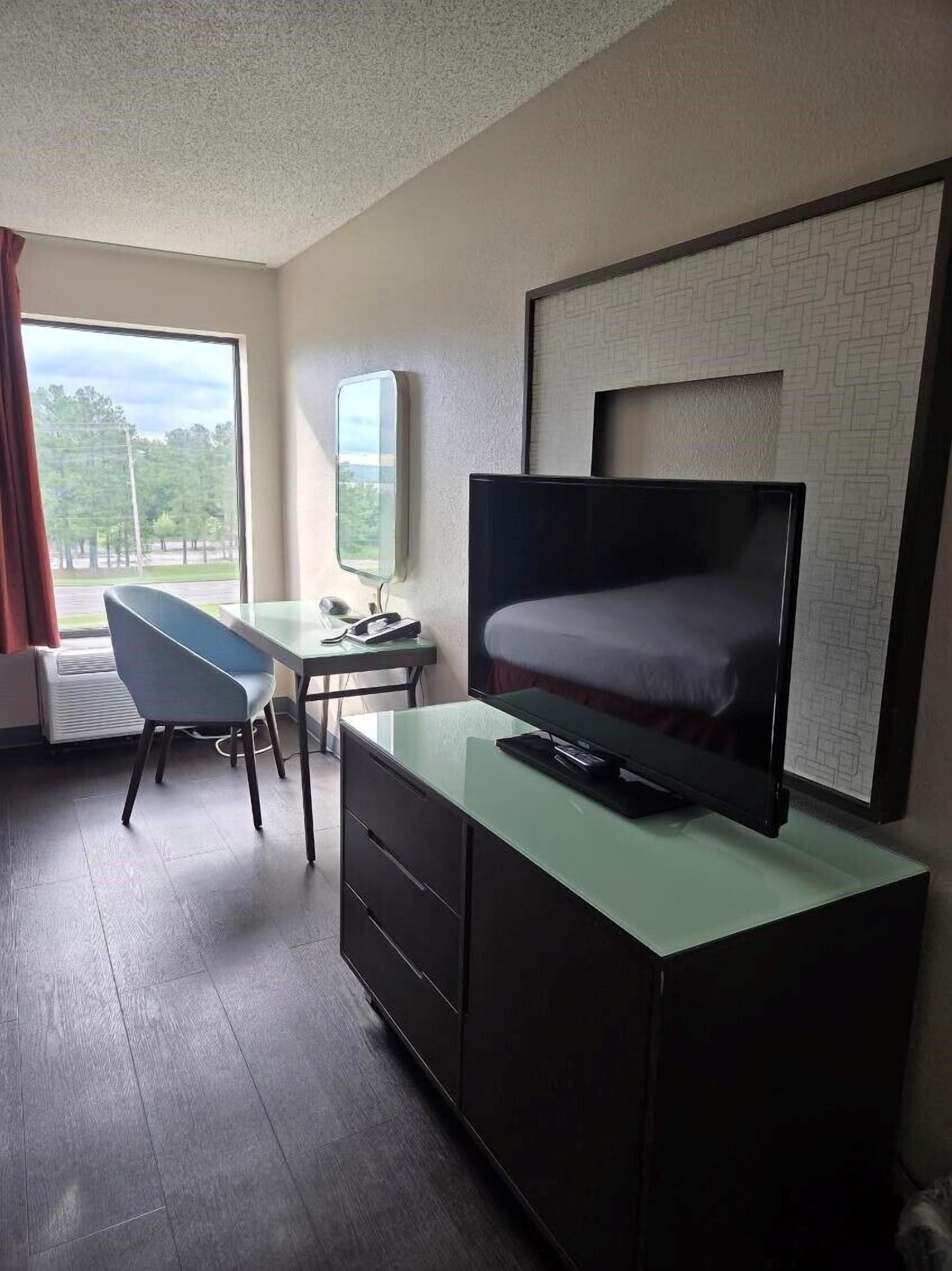 Photo - Hamilton Inn Birmingham-Bessemer