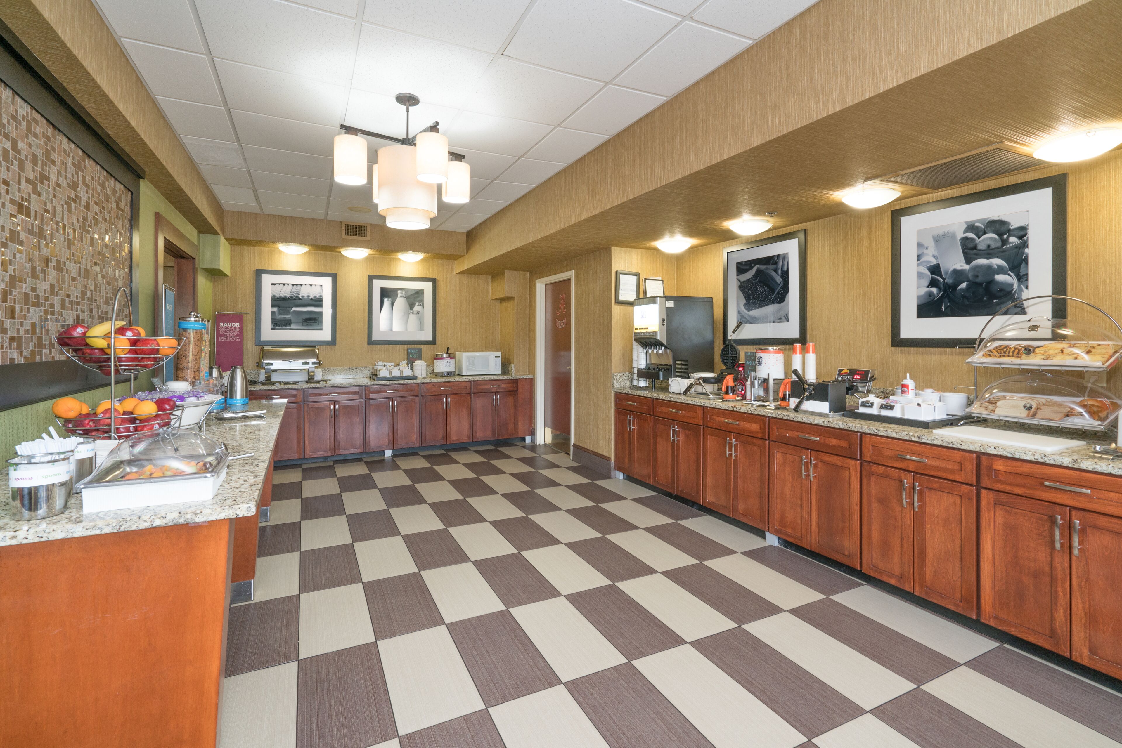 Photo - Hamilton Inn Birmingham-Bessemer