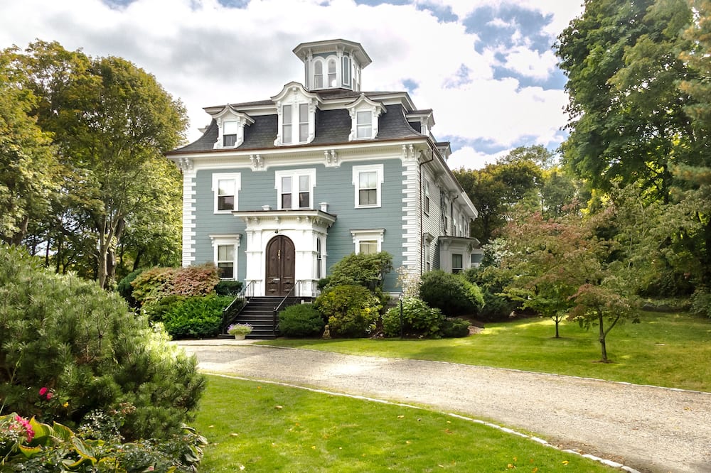 The Hotel Marblehead
