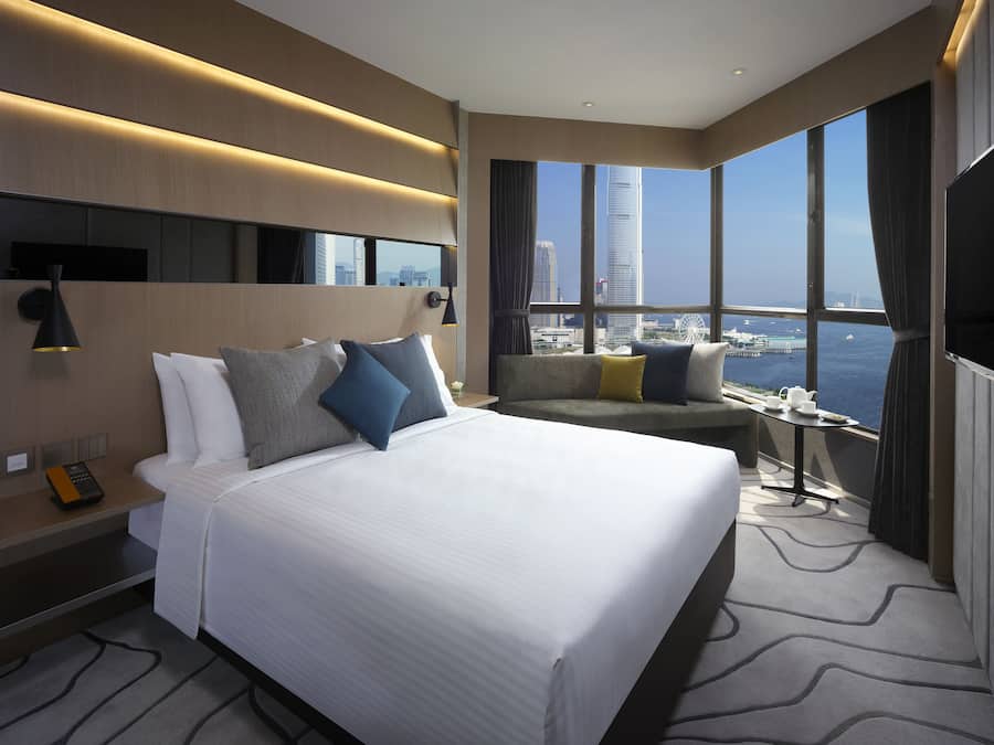 The Optimum Floor - Harbour View Room | Minibar, in-room safe, desk, blackout drapes