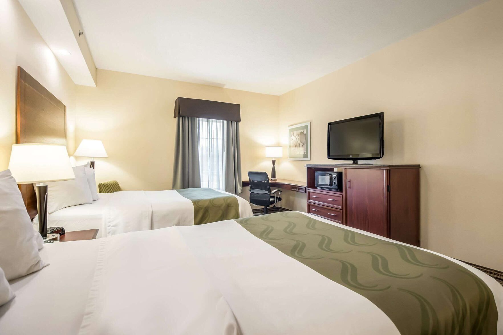 Pillowtop beds, desk, iron/ironing board, free WiFi