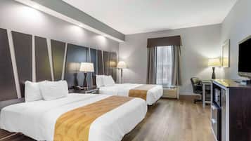 Quarto, 2 camas de casal, acessível, para não fumantes (Roll-In Shower) | Camas com colchões pillow-top, escrivaninha