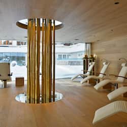 Sauna, hot tub, steam room, Turkish bath/hammam, body treatments