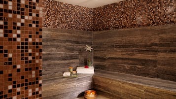 Couples treatment rooms, hot tub, steam room, body treatments