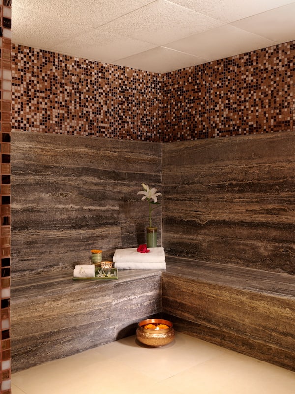 Couples treatment rooms, hot tub, steam room, body treatments