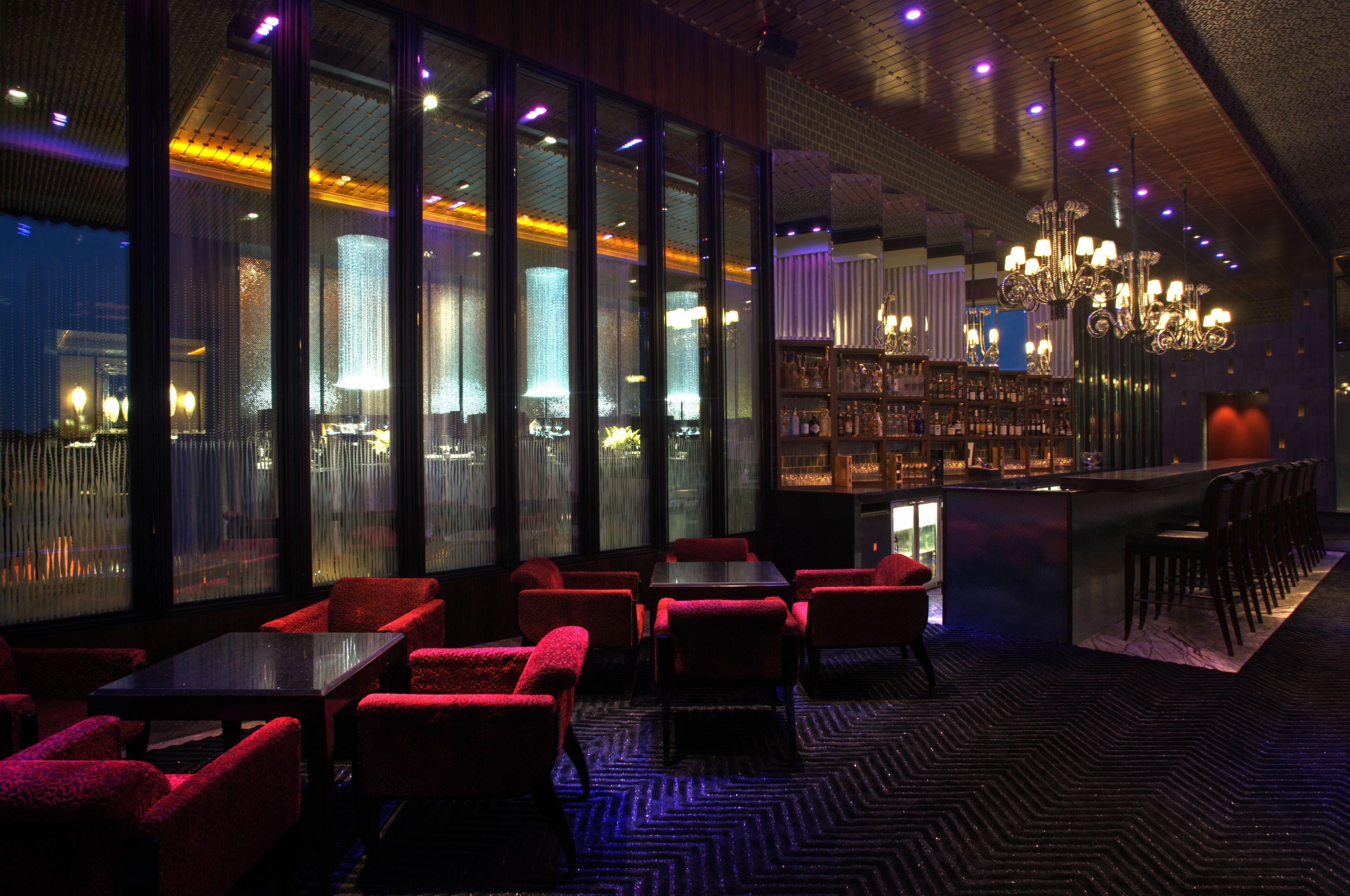 Bar (trong khuôn viên)