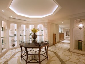 Salas de tratamiento para parejas, una bañera de hidromasaje, baño turco