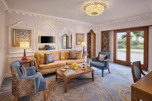 Ropa de cama de alta calidad y minibar 