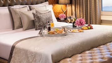 ห้องเพรสซิเดนเชียลสวีท (Forest & Pool View) | เครื่องนอนระดับพรีเมียม, มินิบาร์, ตู้นิรภัยในห้องพัก
