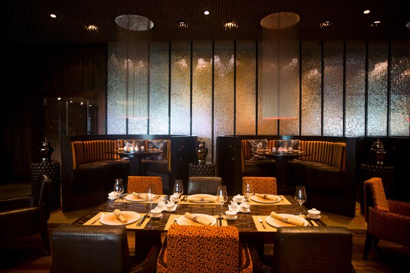 4 restaurants, breakfast, lunch, dinner served; French cuisine 