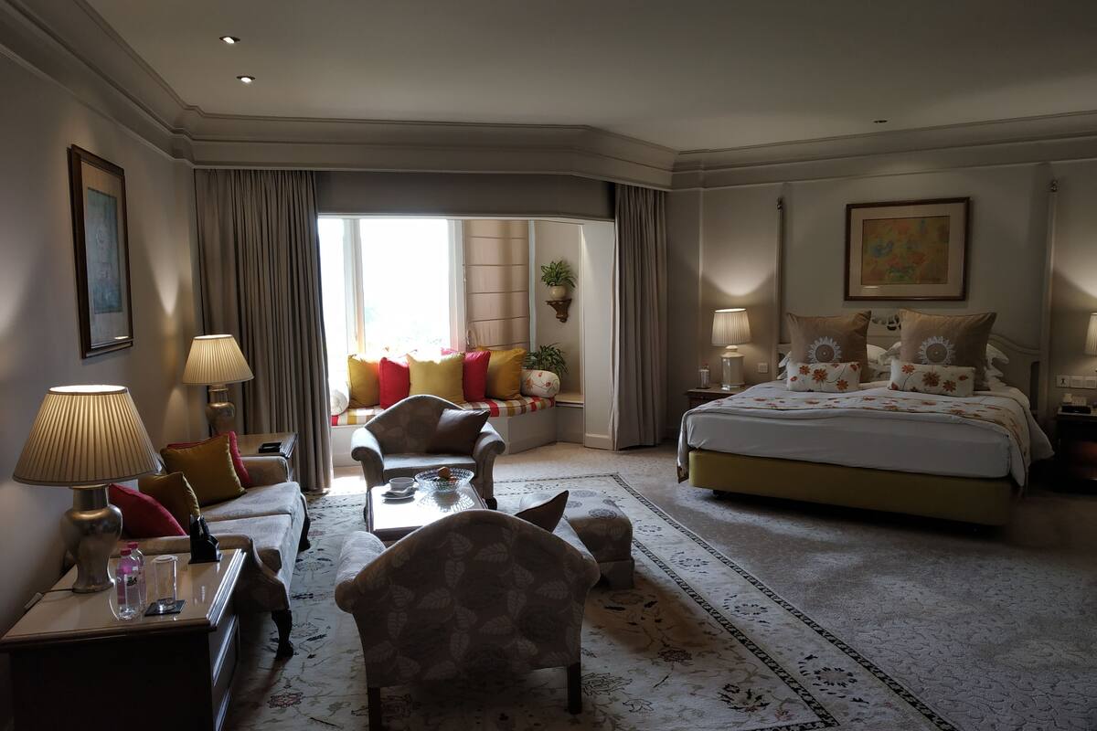 premium bedding, down duvets, minibar, in-room safe