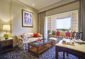 Televisión, reproductor de DVD, películas con cargo