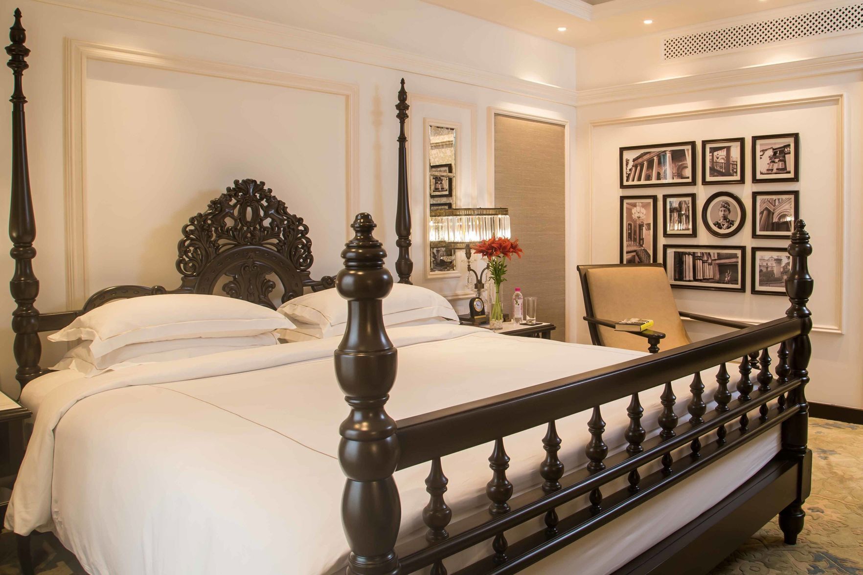 Premium bedding, down comforters, minibar, in-room safe