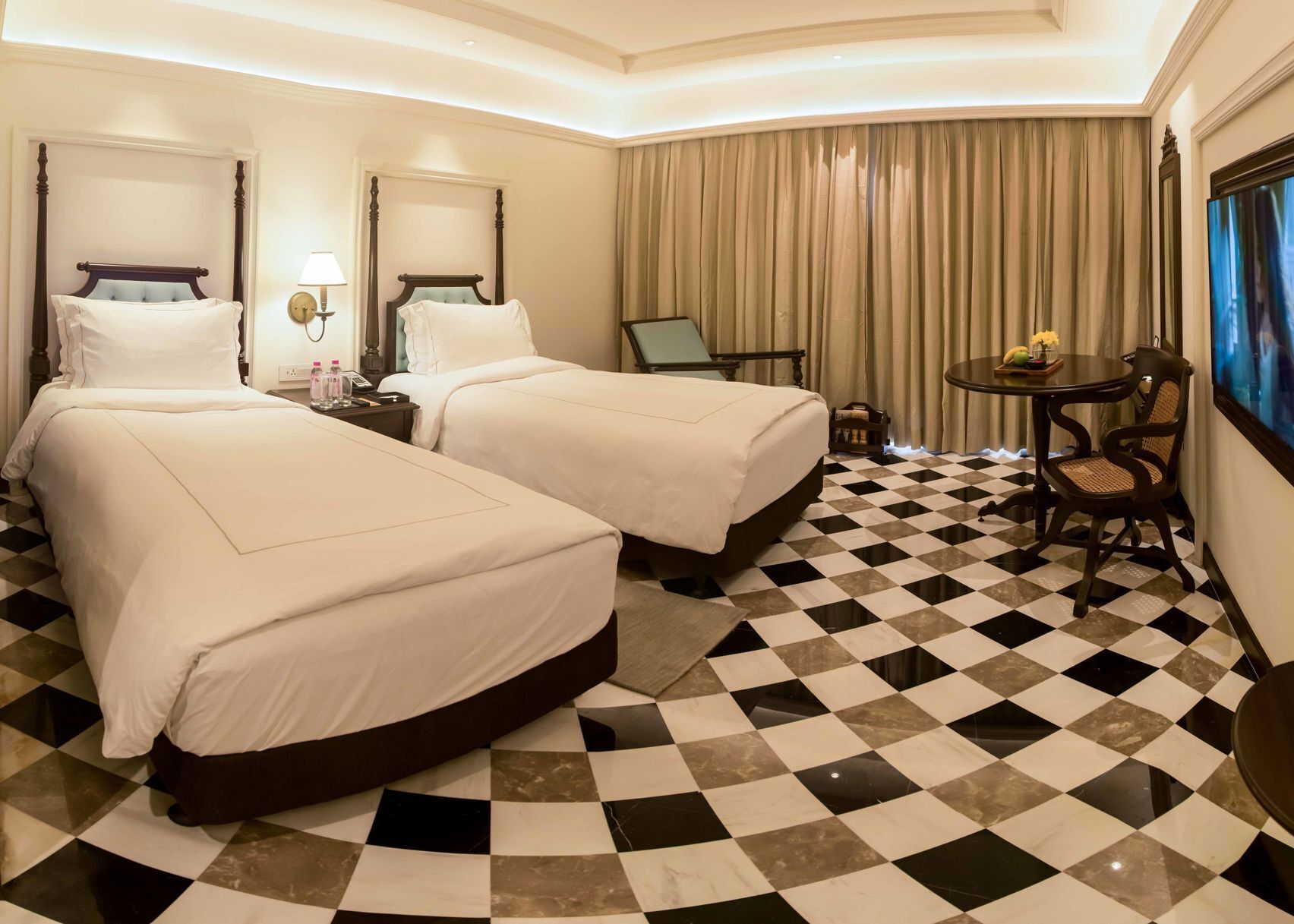 Premium bedding, down duvets, minibar, in-room safe