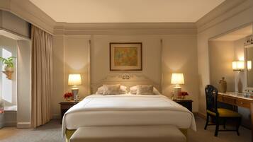 Premium Suite, 1 Bedroom | 1 bedroom, premium bedding, down duvets, minibar